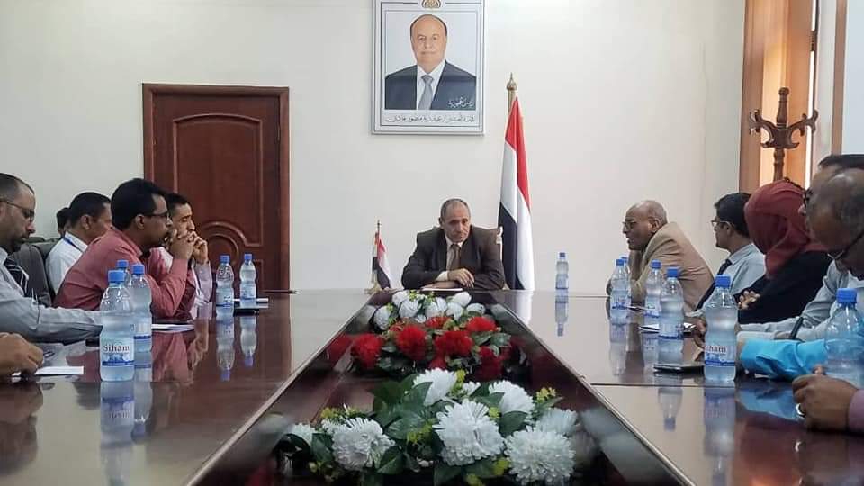  : وكيل أول "تعز" يناقش مع مدراء البنوك الوضع المالي بالمحافظة