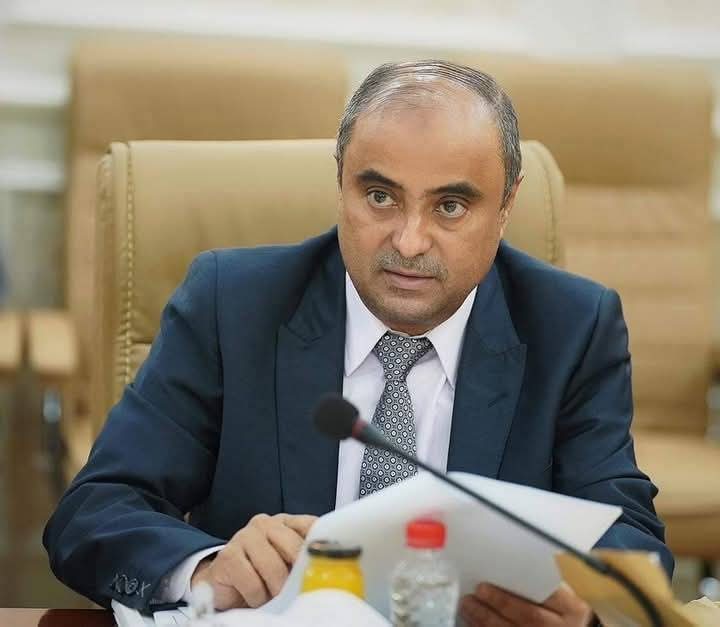خبراء: الاقتصاد والخدمات أولويات قصوى أمام رئيس الحكومة اليمنية الجديد