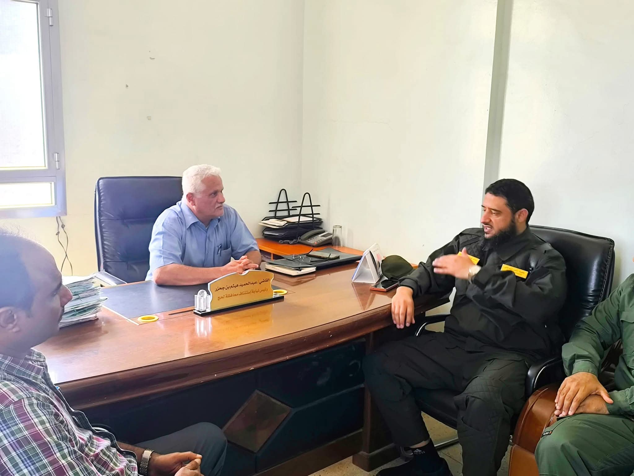 مدير أمن لحج يزور رئيس نيابة الاستئناف القاضي عبدالحميد بن جحزر لتعزيز التنسيق المشترك