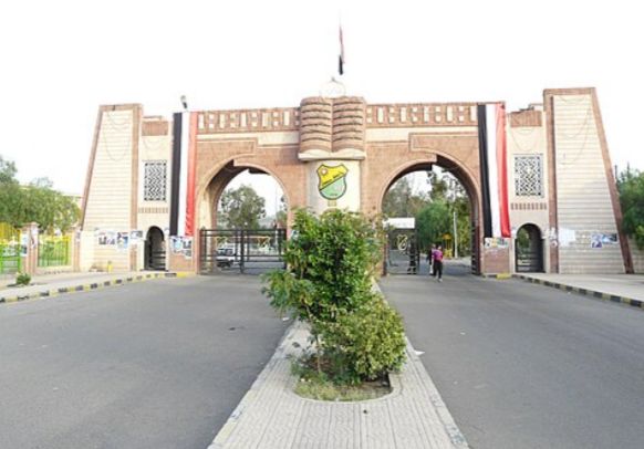 بسبب مخالفتهن "الإجراءات الإيمانية .. مشرف حو/ثي يوجّه رئيس جامعة صنعاء بعدم منح طالبات شهادات التخرج