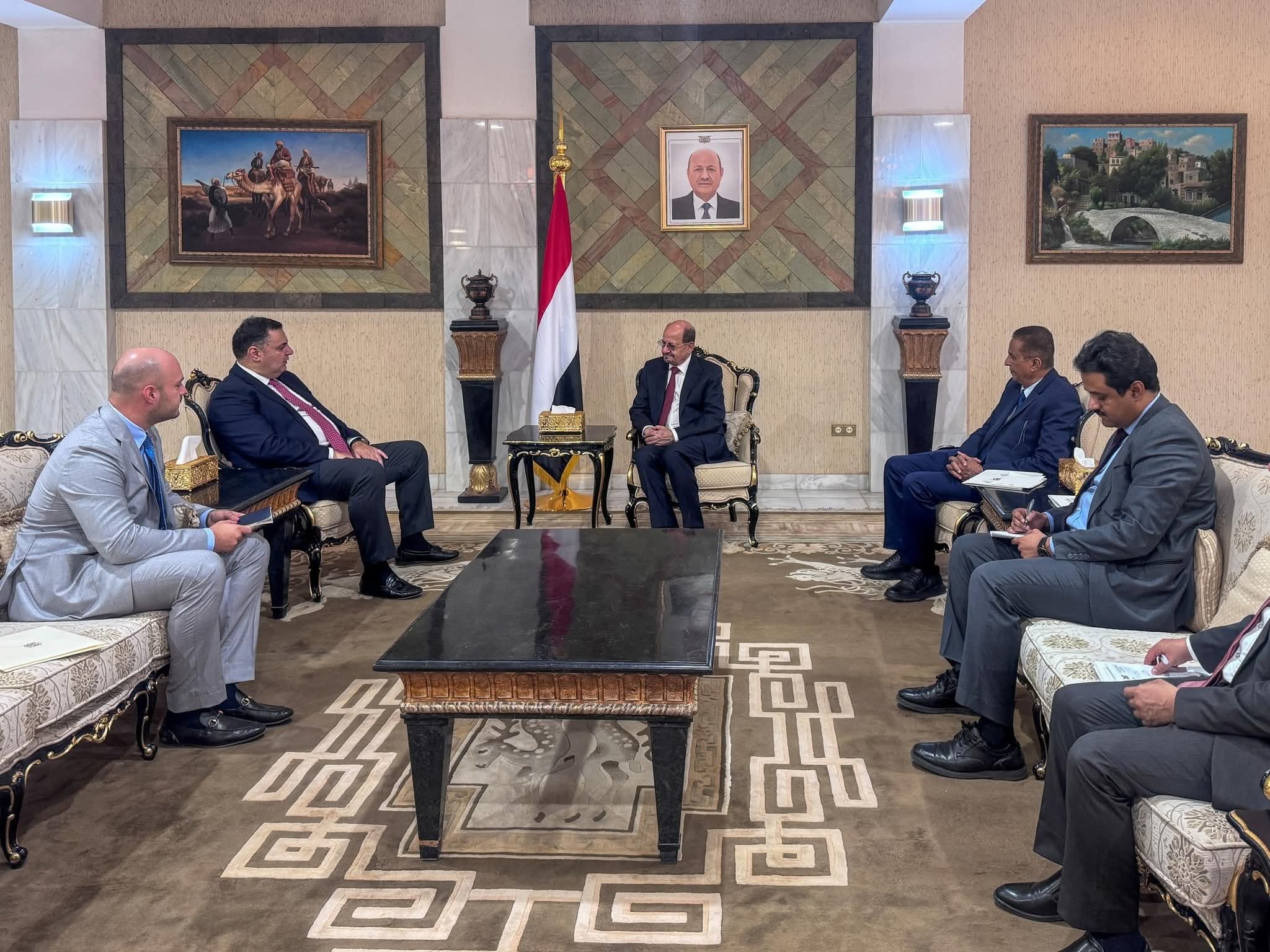 وزير الخارجية يتسلّم نسخة من أوراق اعتماد السفير الجورجي