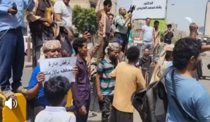 تعز : مظاهرة غاضبة تندد بأزمة المياه