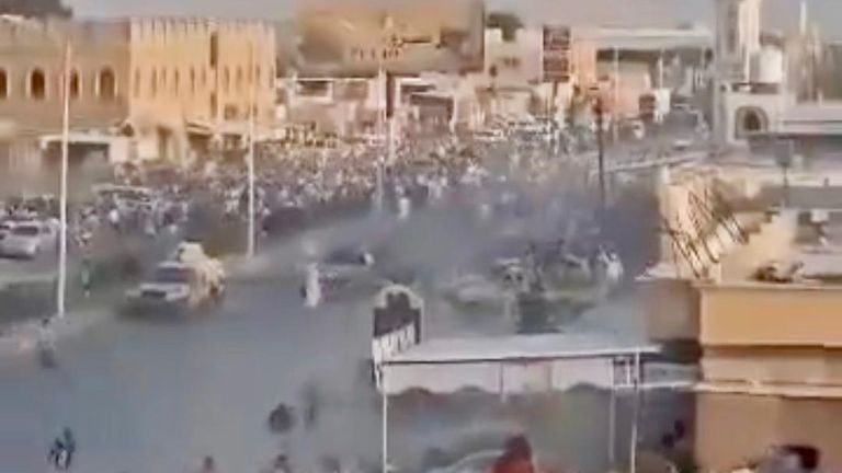 احتجاجات تريم تكشف وجه إخوان اليمن «القبيح».. رصاص واستعراض للقوة