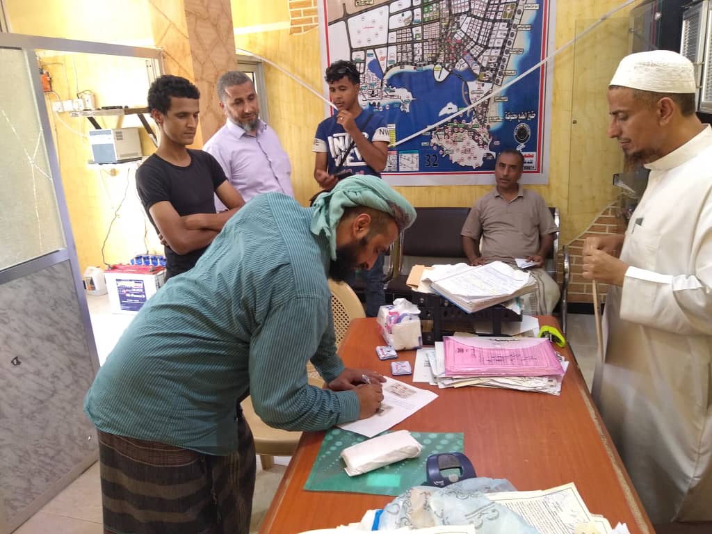  : التحالف يقدم مساعدات مالية لأصحاب المنازل التي تضررت في أحداث عدن الاخيرة