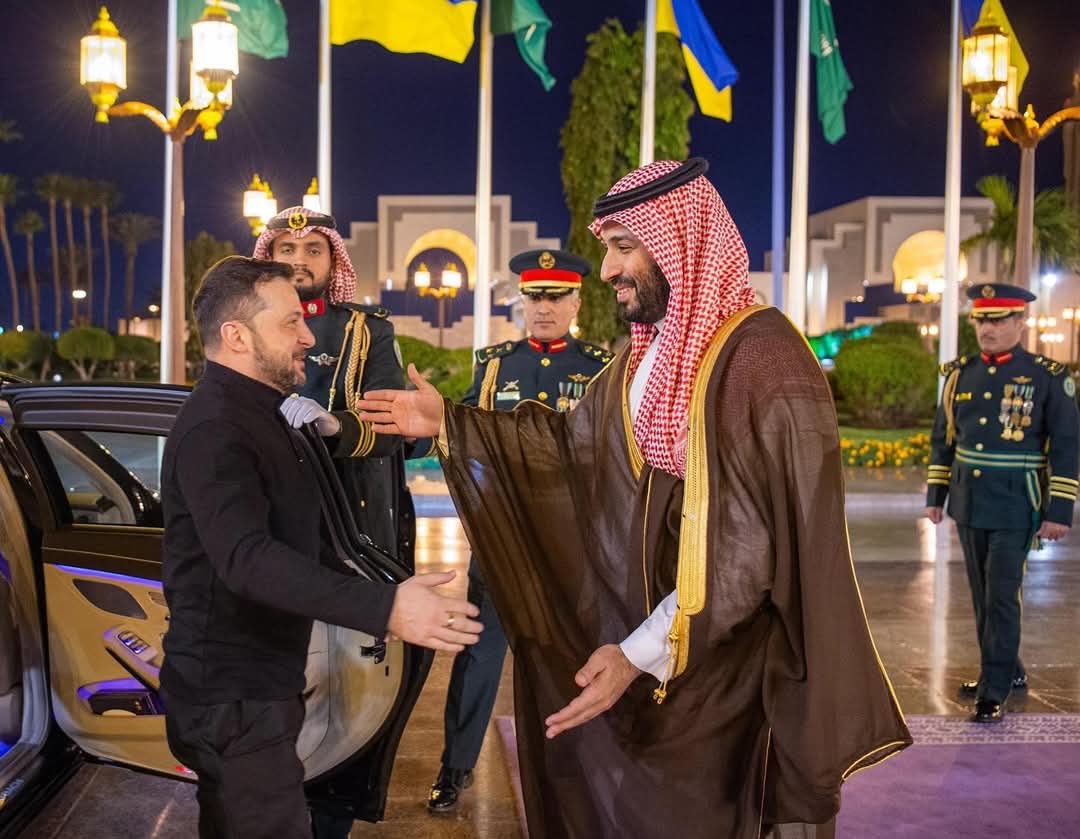 ابن سلمان وزيلينسكي يبحثان تطورات أزمة أوكرانيا ومساعي السلام خلال لقاء بجدة