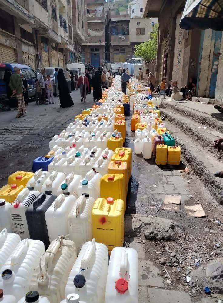 أزمة مياه خانقة تضرب تعز .. فشل رسمي متواصل ودعوات للتظاهر غداً أمام مبنى المحافظة