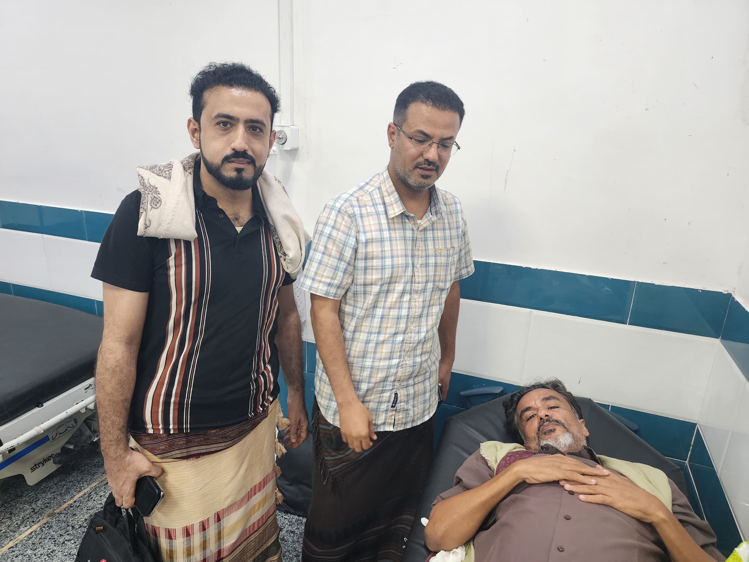 العليمي يستجيب لمناشدات الفنانين والجمهور ويوجّه بعلاج الفنان نايف عوض