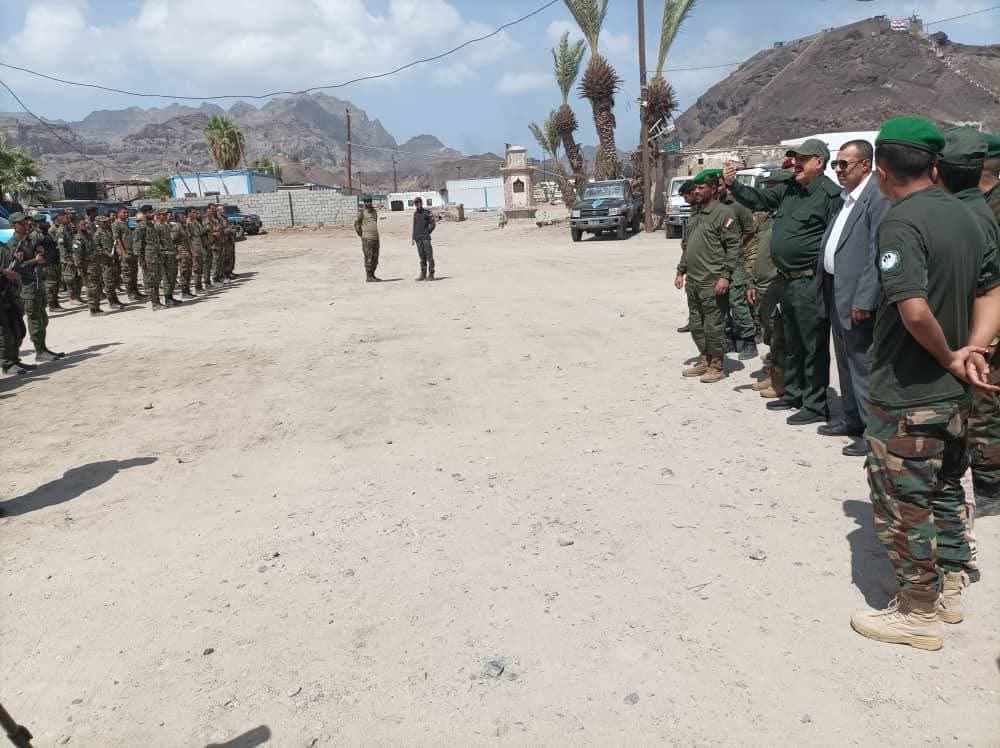 مدير أمن العاصمة عدن يشهد تخرج كتيبة التدخل السريع بقوات الطوارئ ويشدد على الجاهزية والانضباط الأمني