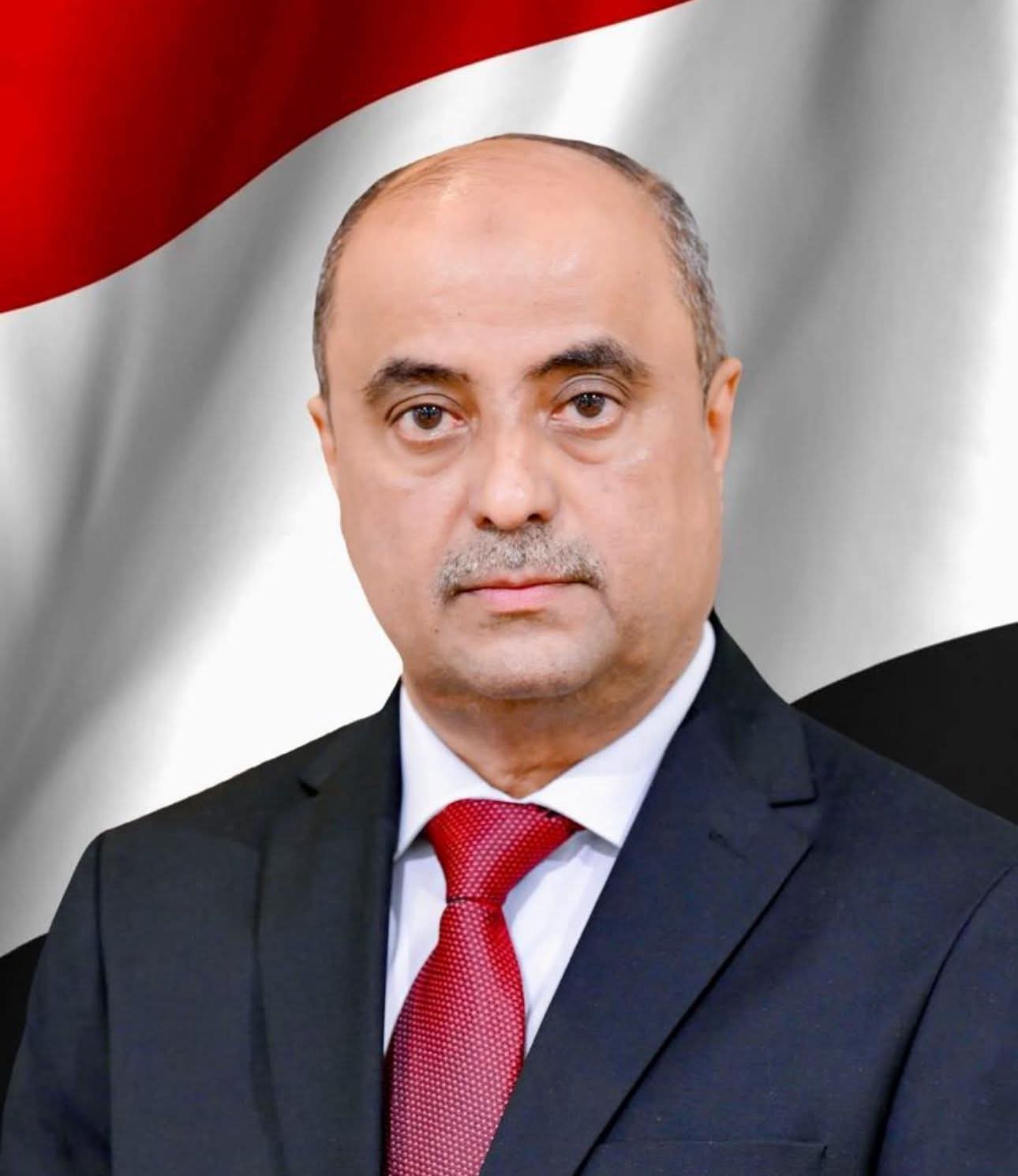 رئيس الوزراء يتابع جهود التعامل مع الأضرار الناجمة عن المنخفض الجوي في عدن