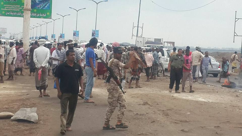  : مصدر عسكري يكشف لـ"الأمناء"موعد صرف مرتبات شهرين للعسكريين في المنطقة العسكرية الرابعة