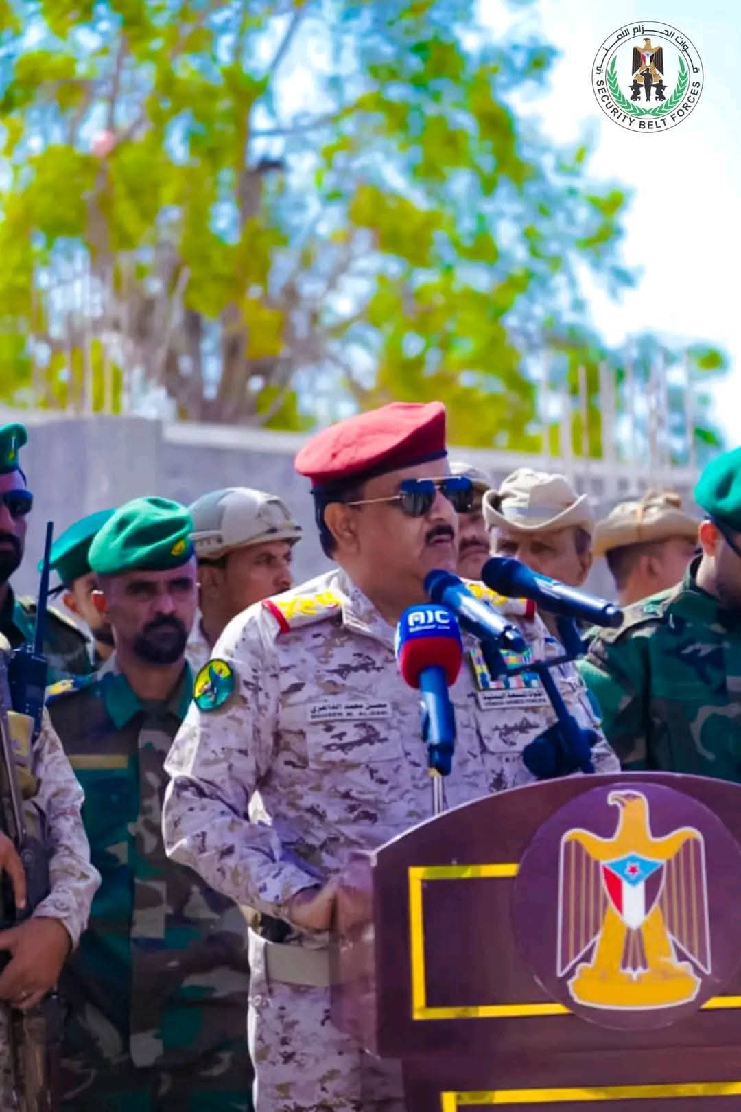 بحضور وزير الدفاع الداعري.. قوات الحزام الأمني تحتفي بتخرج دفعة جديدة من قواتها بعدن