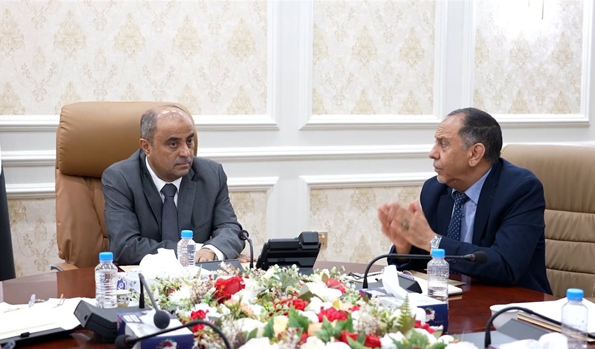 رئيس الوزراء يرأس اجتماع حكومي لمعالجة الإشكالات القائمة في توفر الغاز المنزلي