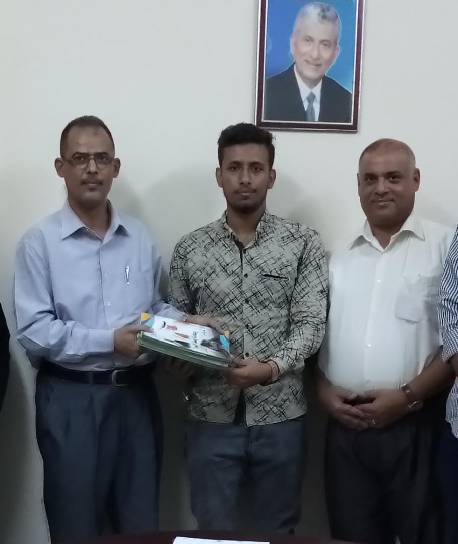  : طلاب مؤسسة الطلاب المتفوقين بعدن يشاركون بتطبيق جامعتي للمكتبة الالكترونية