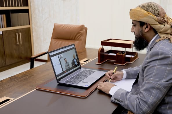 خلال لقائه القائم بأعمال السفير الأميركي.. المحرّمي: نؤكد عزمنا على هزيمة الحوثيين والإرهاب لتحقيق الاستقرار في بلادنا والمنطقة