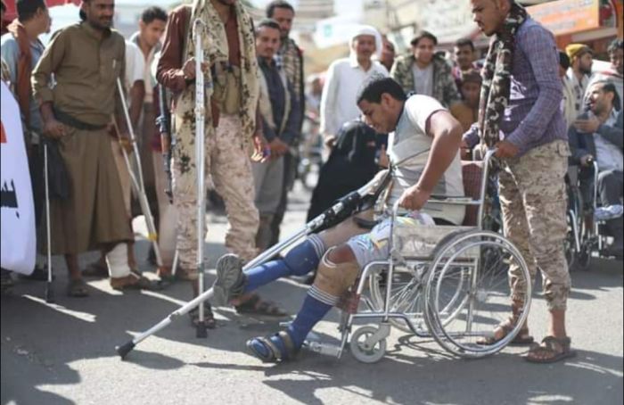 اتهامات لقيادات محور تعز بنهب إيرادات المحافظة بذريعة دعم الجرحى