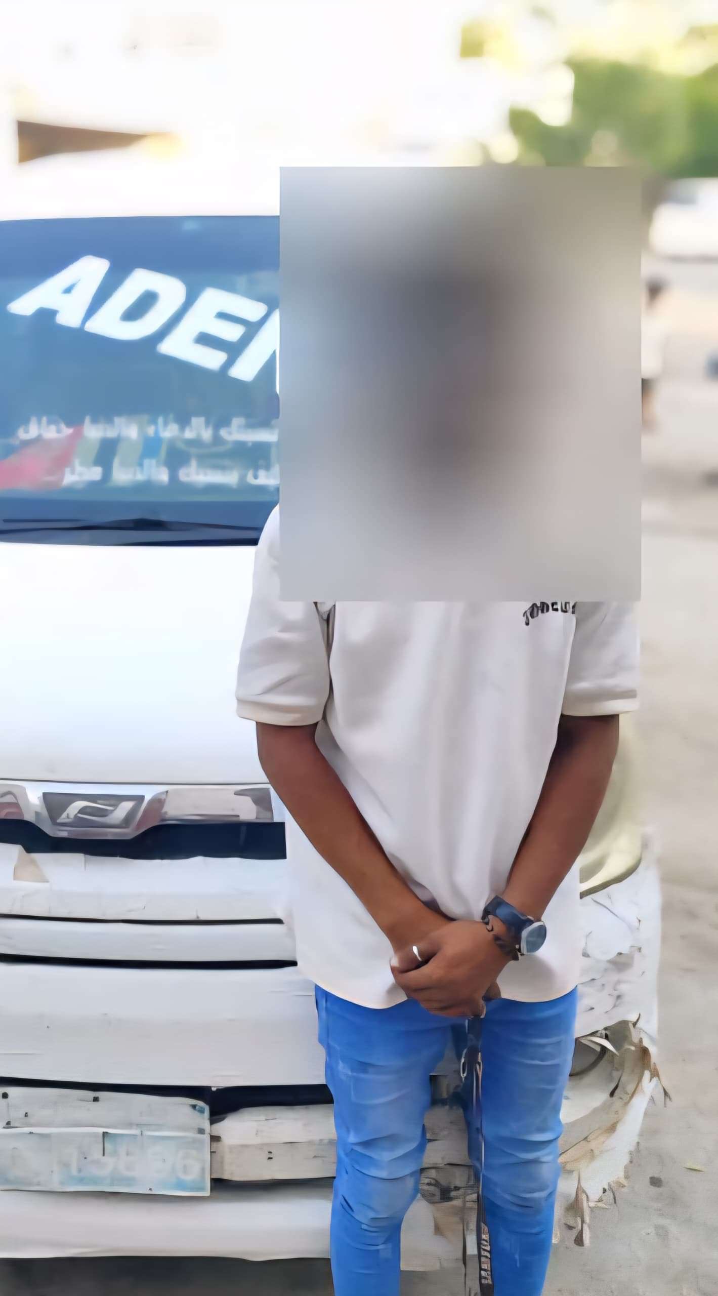 أمن العاصمة عدن يضبط متهمًا بسرقة بطاريات المركبات في ساحل أبين