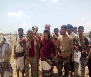  : رئيس انتقالي ابين يزور الخطوط الامامية للمقاومة الجنوبية شرق زنجبار.