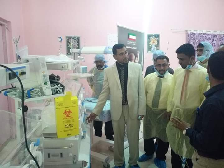  : شبوة : بتمويل من الهلال الأحمر الكويتي تدشين مشروع حضانات المواليد الخدج بمستشفى عتق العام .