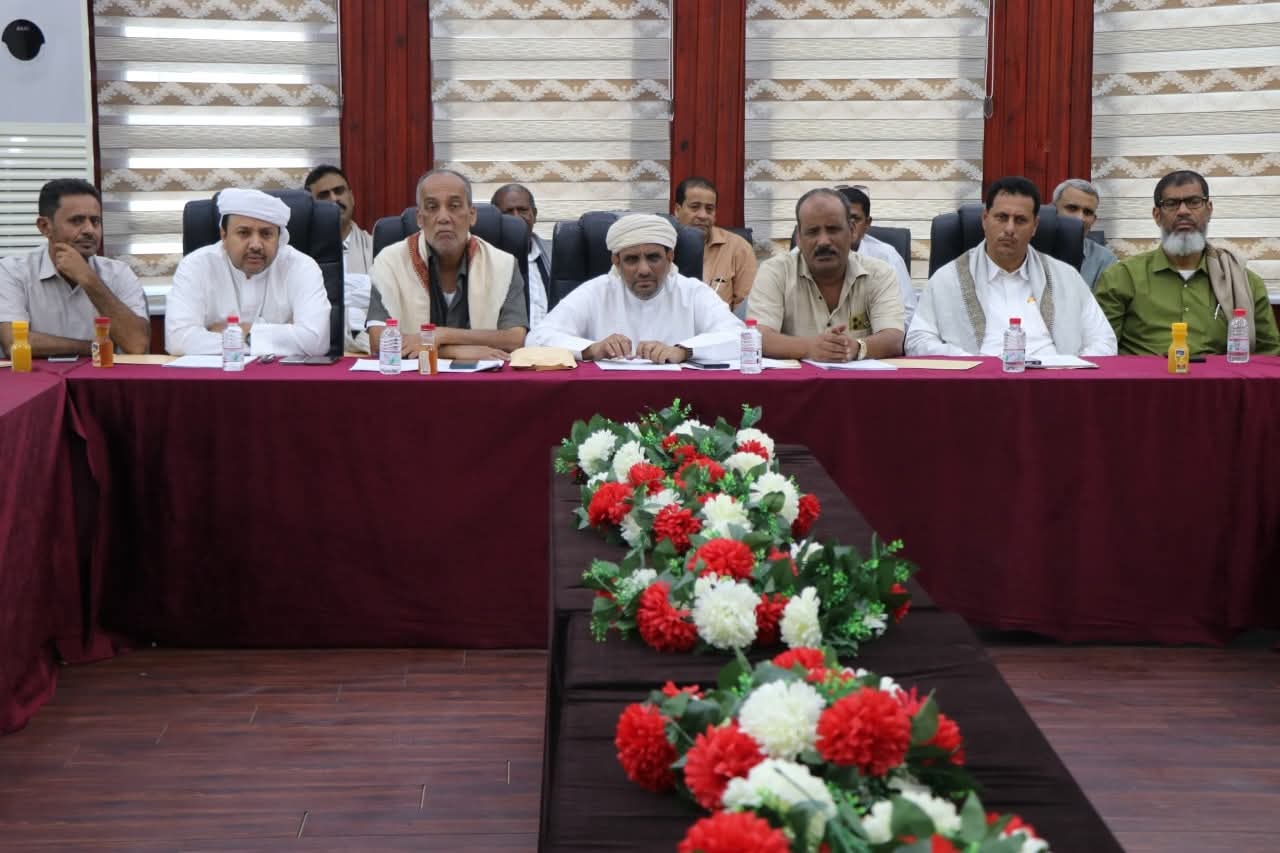 محافظ المهرة يترأس الاجتماع الاعتيادي الأول للمكتب التنفيذي للعام 2026م