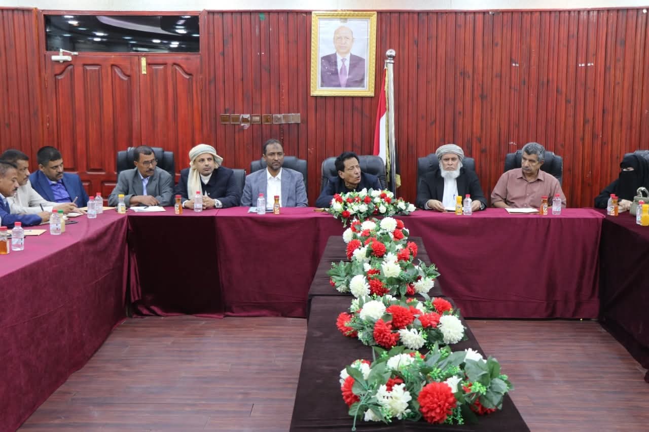 محافظ المهرة يترأس الاجتماع الاعتيادي الأول للمكتب التنفيذي للعام 2026م